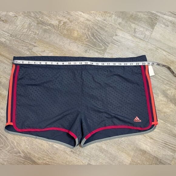 NWT women’s Adidas athletic shorts size L - Picture 2 of 9